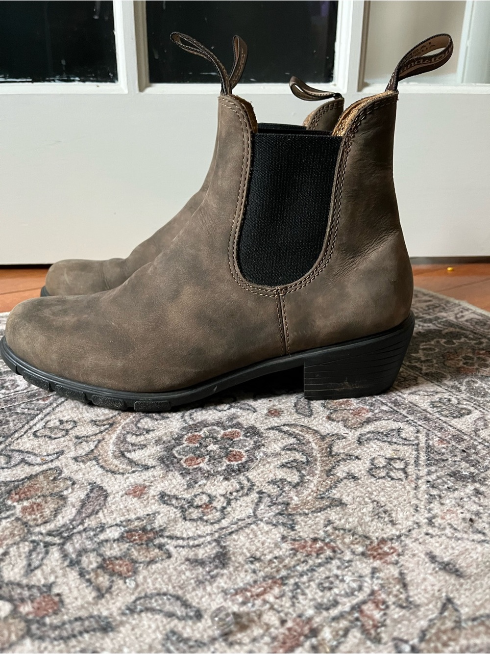 Blundstone Brown Chelsea Booties - missing foot insert**